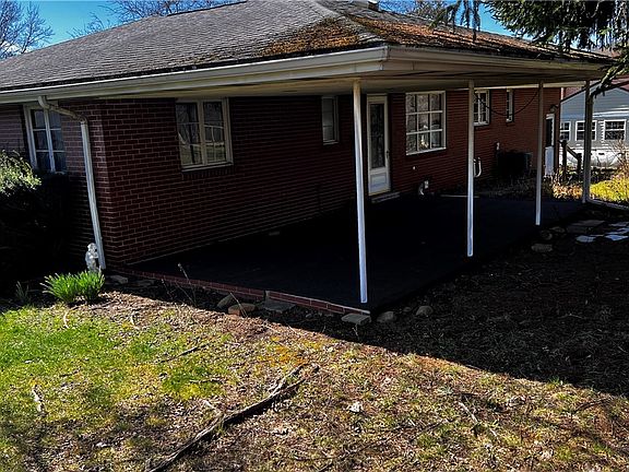5th image of 593 Sterling Dr