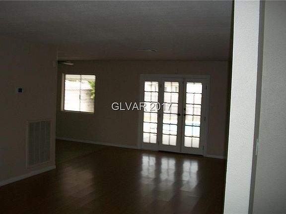 3rd image of 6952 Ten Oaks Ave