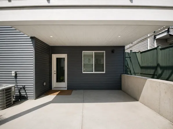 3490 Danielson Dr #Basement, Coquitlam, BC V3E 0N4