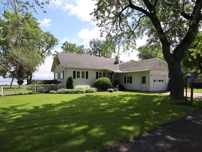 3626 Edgewater Ln, Oshkosh, WI, 54902