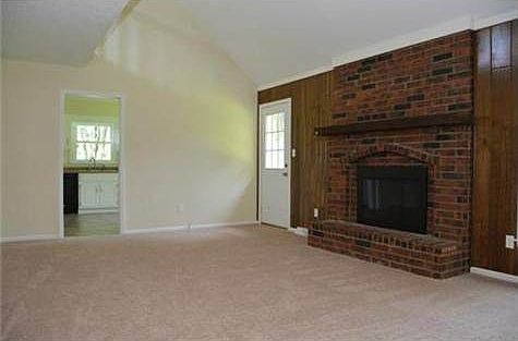 2nd image of 203 SE Lexington Ct