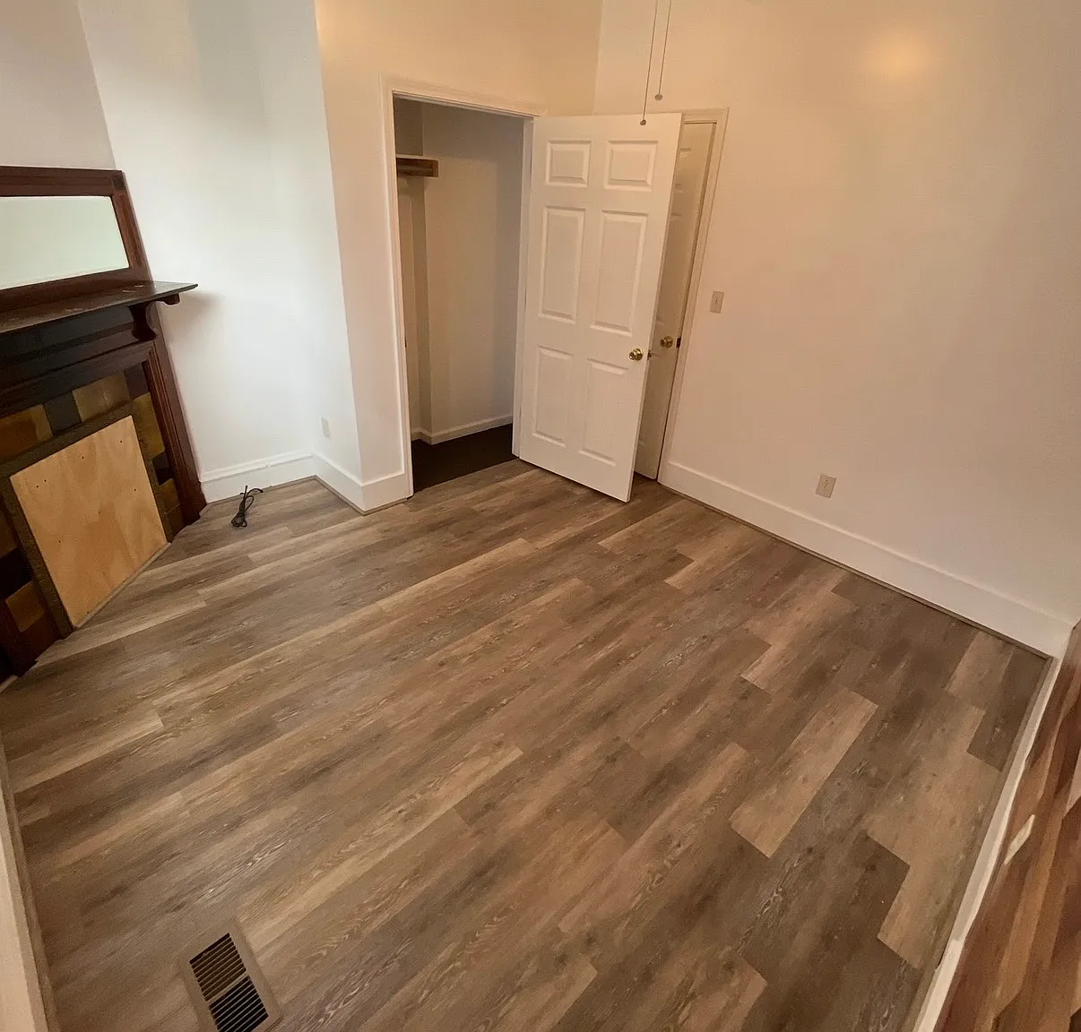 3 bed, 1.5 bath, 1300 sqft, $2,550 — Photo 4