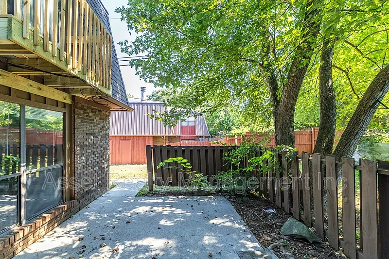2 bed, 1.5 bath, 1500 sqft, $1,445 — Photo 4