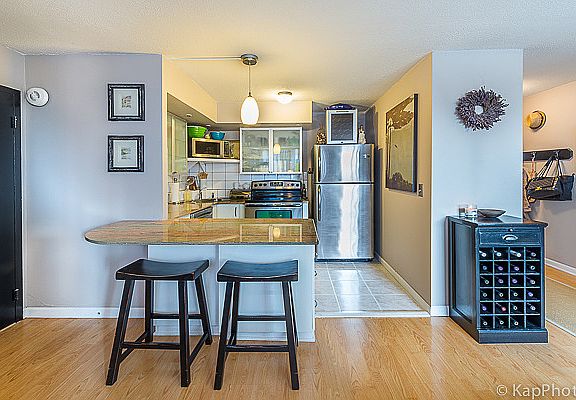 4th image of 2740 N Pine Grove Ave APT 4F