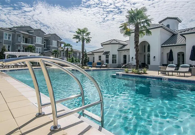 Shadetree Apartments — Photo 8