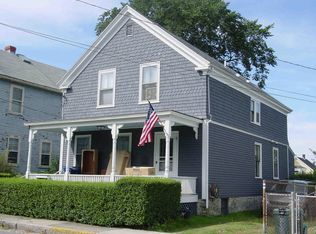 98 2nd St, Newport, RI 02840