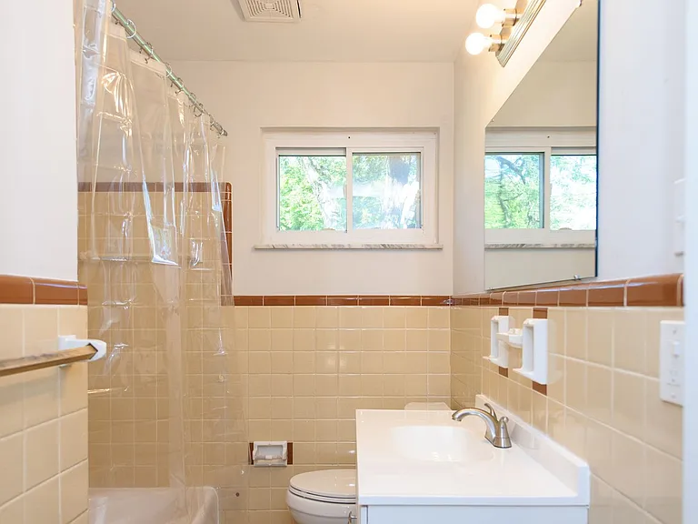 2656 Royal Glen Dr — Photo 11
