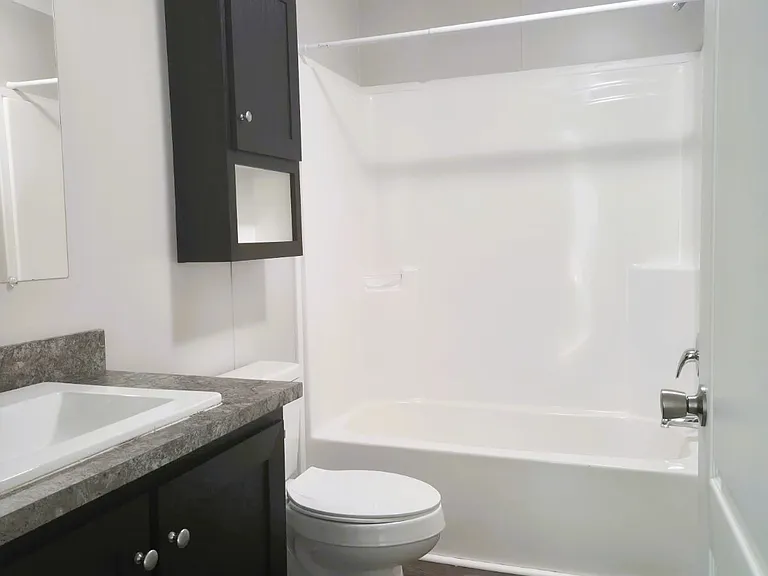 202 Lakeshore Dr #202 — Photo 8
