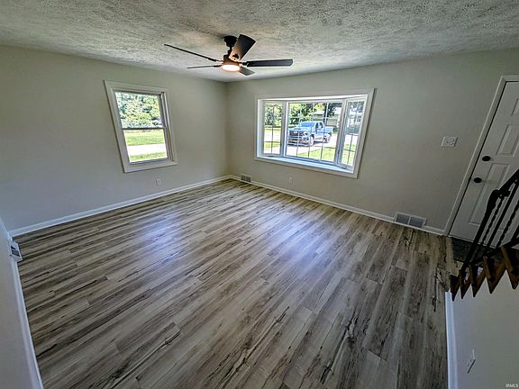 4th image of 55071 Holmes Rd