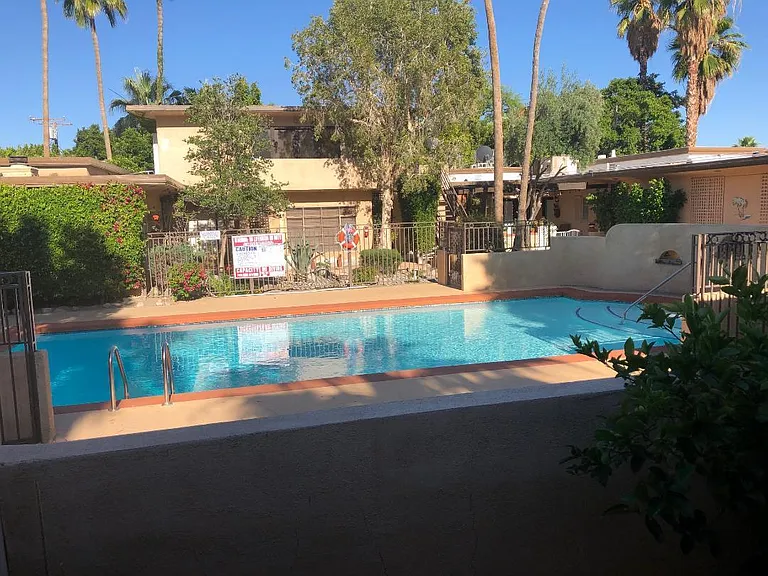 La Casa — Photo 190