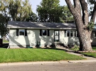 612 S Earling Ave, Miles City, MT 59301