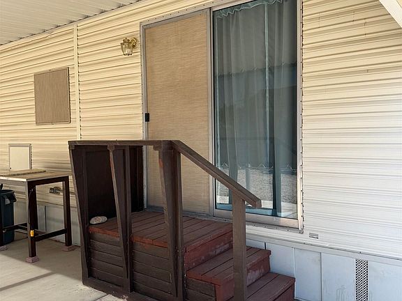 4th image of 13595 E 44th Dr