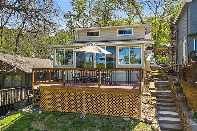 1st image of 407 Lake Forest Dr