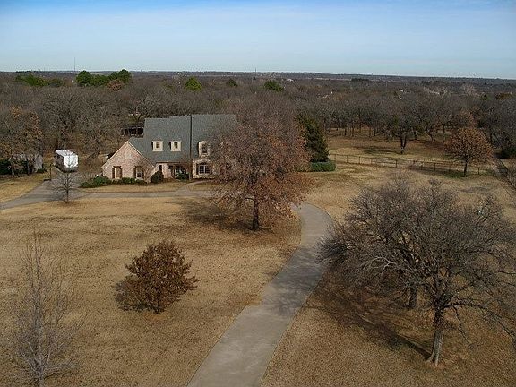 2nd image of 715 Copper Woods Ln