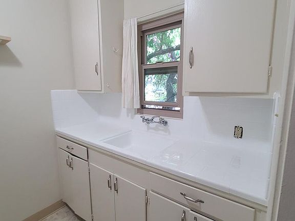 4th image of 249 Ramona St #249