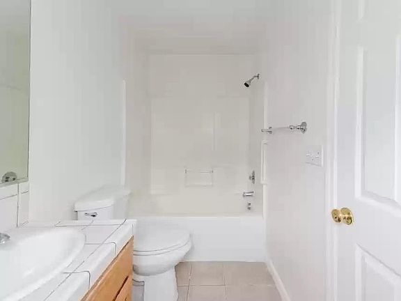 2nd image of 929 Wall St #929