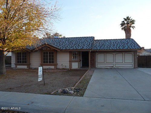 1st image of 8009 W Larkspur Dr