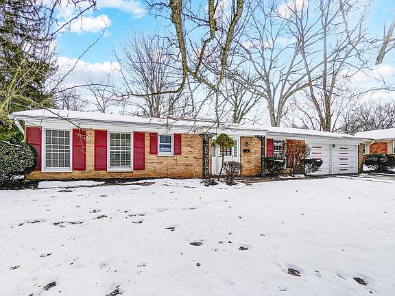 3rd image of 113 Fieldstone Dr