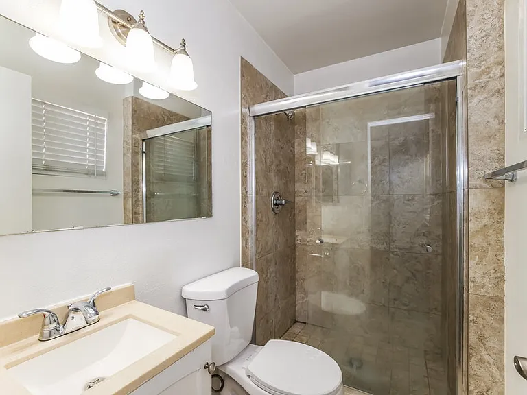 1417 E Irwin Ave — Photo 11