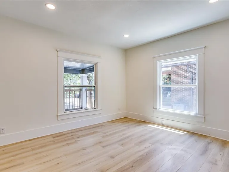 1227 N Lewellen Ave — Photo 9