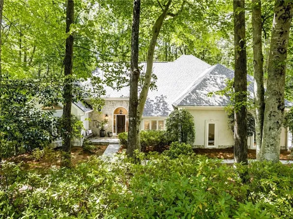 5660 Errol Pl, Sandy Springs, GA 30327