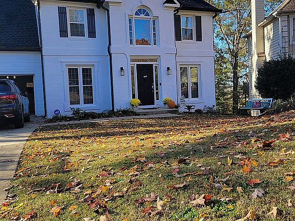 3rd image of 638 Radford Cir