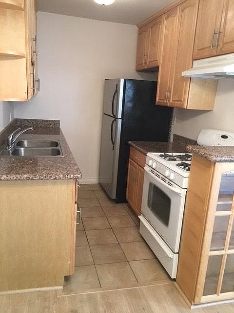 1st image of 838 Lincoln Blvd APT 5