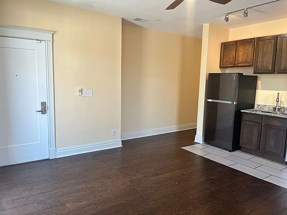 5th image of 4230-36 Manchester Ave #4230-C