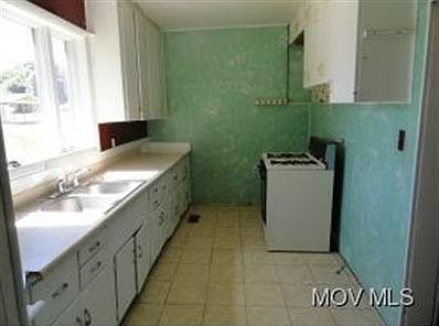 3rd image of 1316 Latrobe St