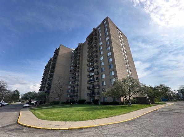 16400 N Park Dr APT 406, Southfield, MI 48075