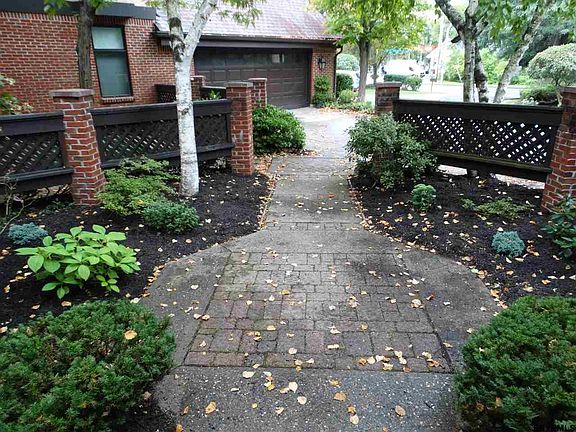 3rd image of 105 Krumkill Ct E