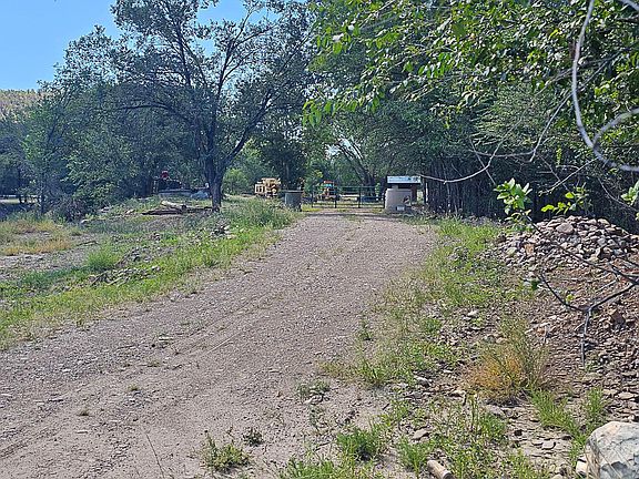 2nd image of 105 Close Rd