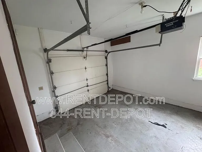306-308 Bob Court Dr — Photo 12