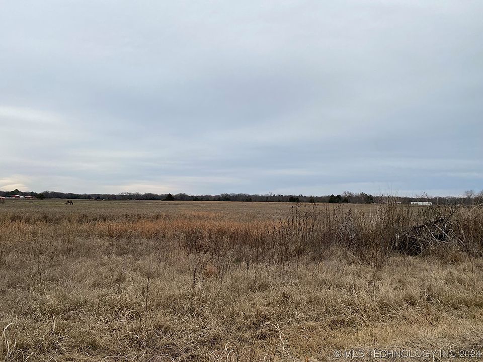 2nd image of S Mount Calvary Rd