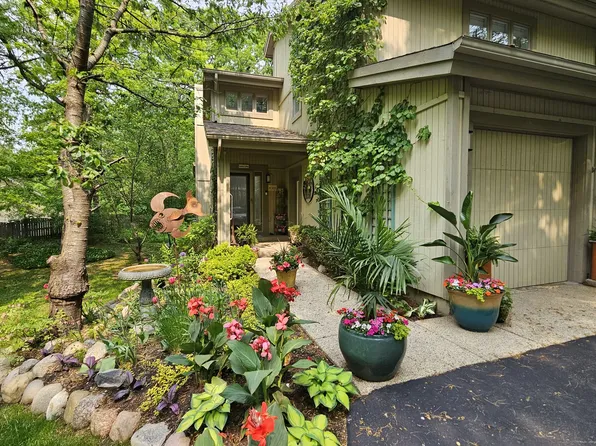 38643 N Forest Ave, Spring Grove, IL 60081