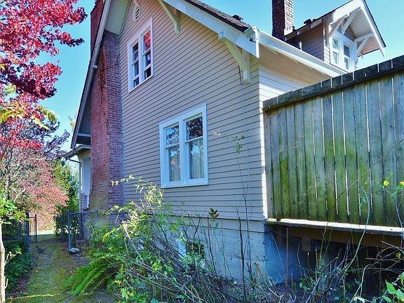 3rd image of 1915 Rainier Ave