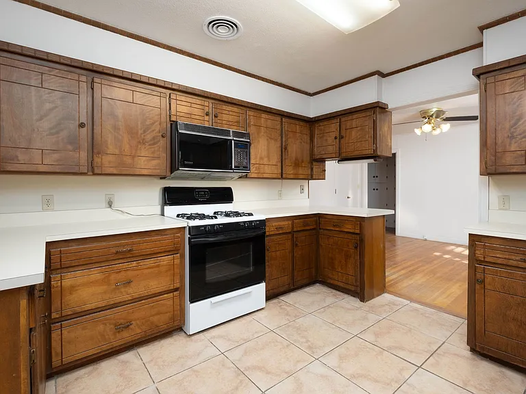 2050 Bowie St — Photo 12