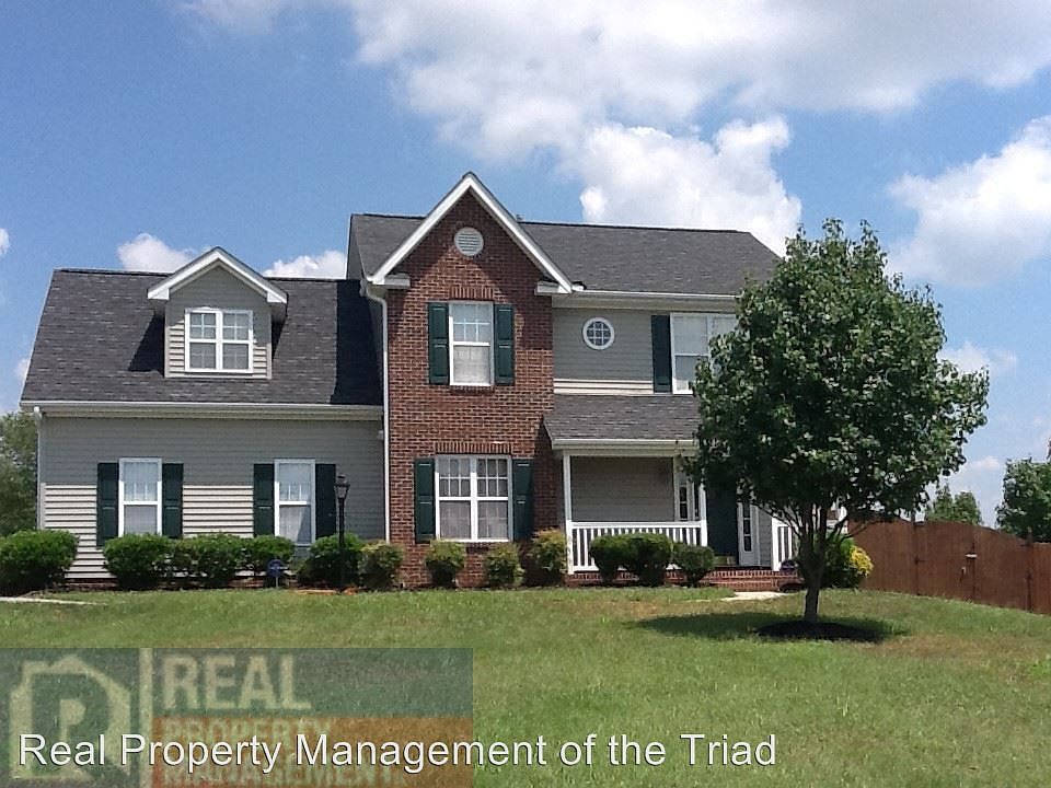 1st image of 886 Big Creek Ct