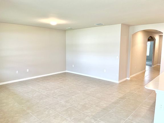 5th image of 429 Nelson Rd
