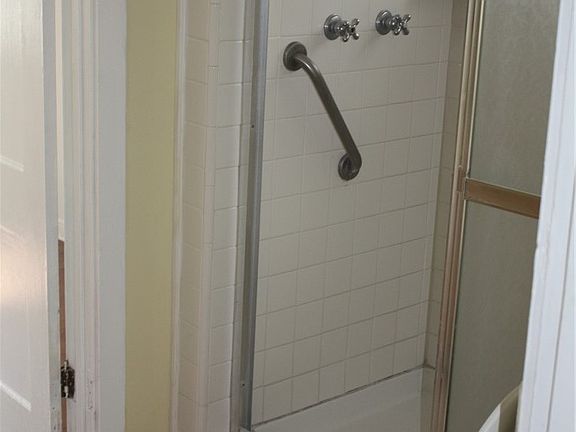 5th image of 238 Marilla Ave