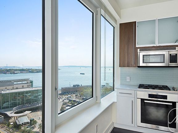 3rd image of 2 Water St APT 15H