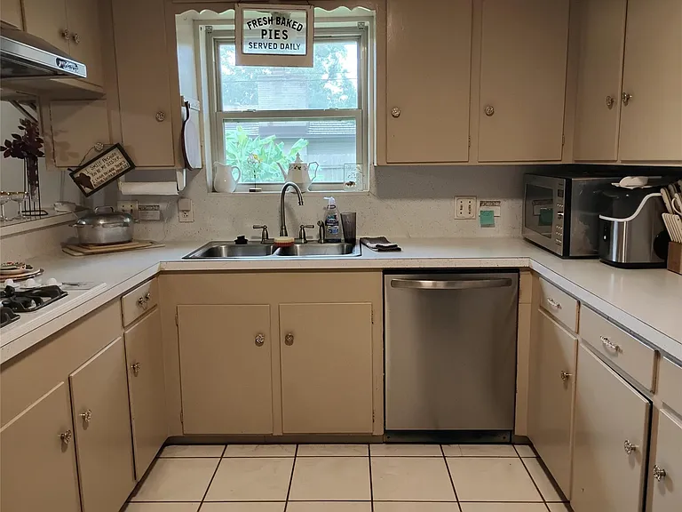 5431 Grape St — Photo 15