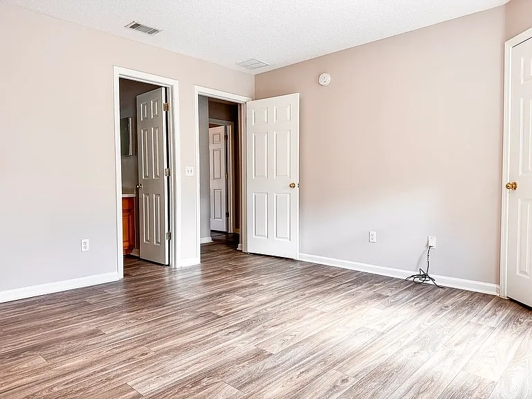 518 Scrub Jay Dr — Photo 3