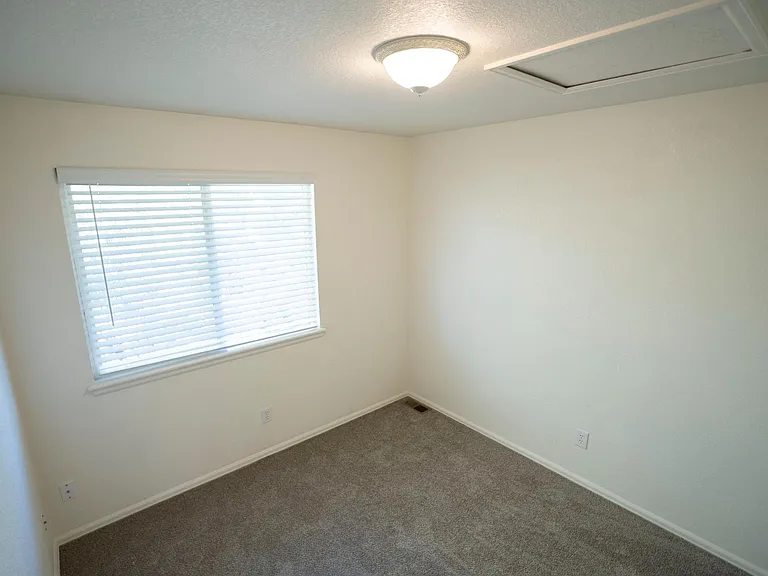 1232 S Waco St #F — Photo 9