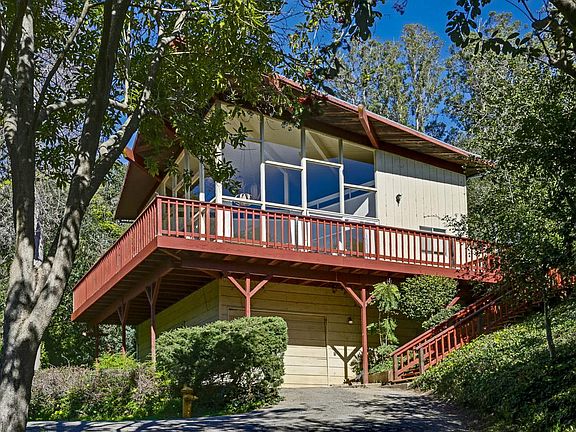 3rd image of 617 Club House Dr