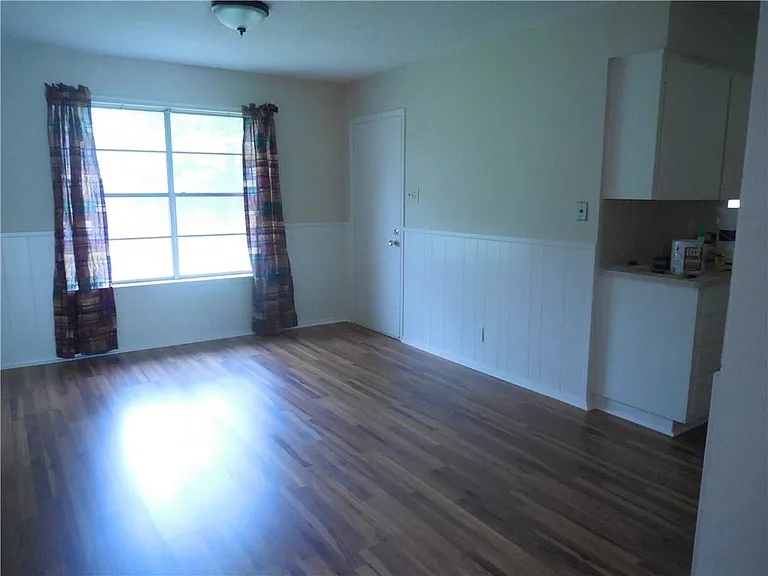 1100 Floradale Dr — Photo 3