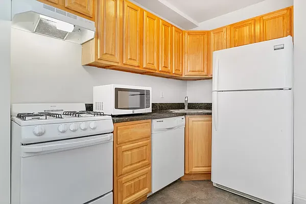 Rented by REAL New York | media 21