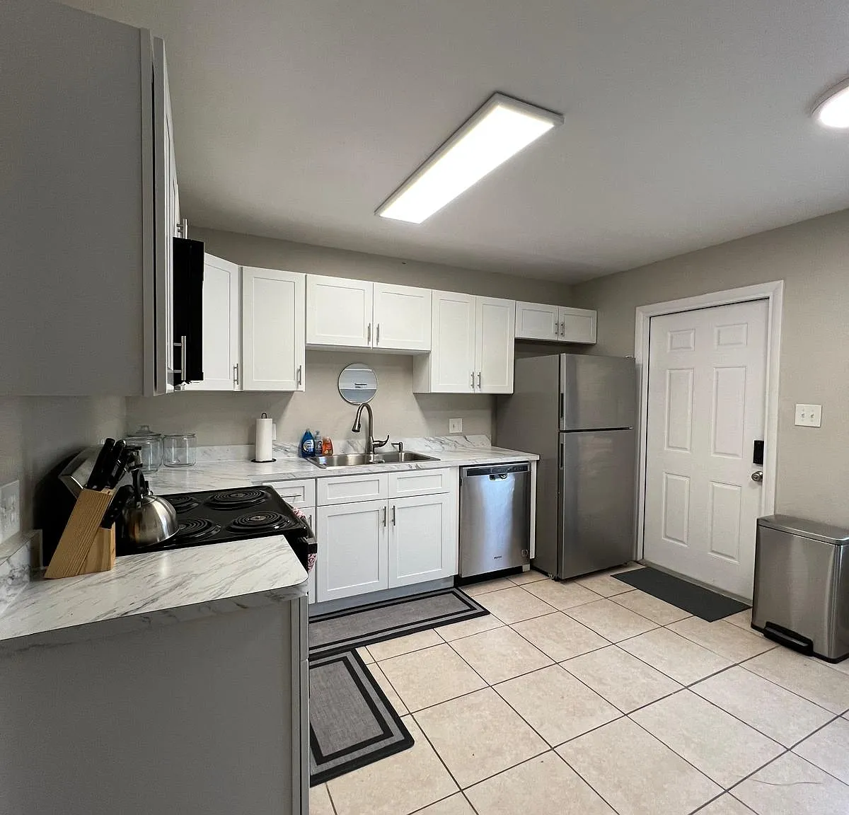 101 Lake Hunter Dr — Photo 3