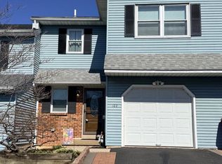 102 Elberta Dr, North Wales, PA 19454