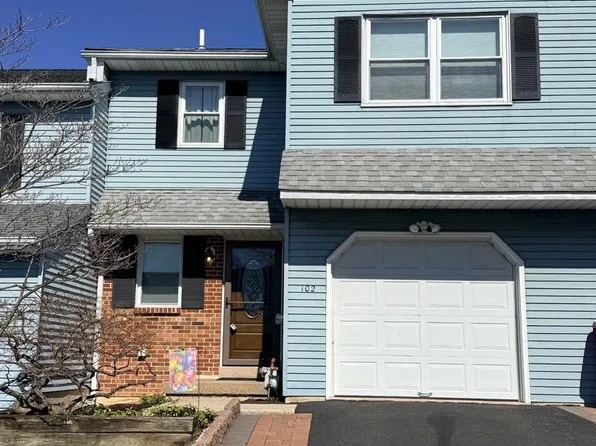 102 Elberta Dr, North Wales, PA 19454